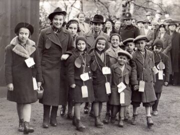 Niños judíos alemanes a su llegada a Gran Bretaña en 1938
