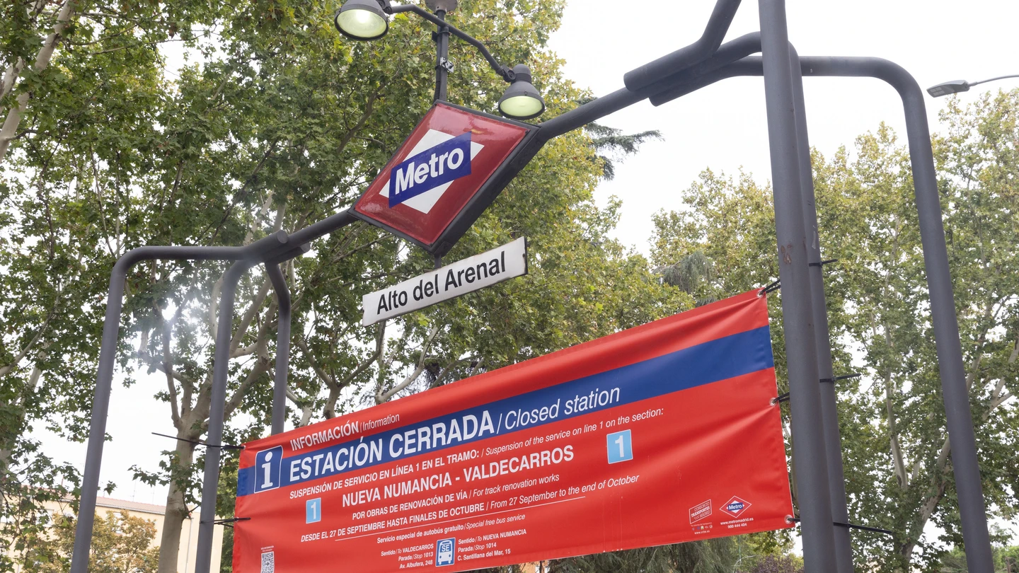 Reabre la Línea 1 de Metro tras finalizar las obras de modernización Reabre la Línea 1 de Metro tras finalizar las obras de modernización