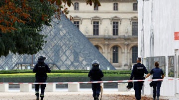 El ministro del Interior francés pide la "expulsión sistemática" de cualquier extranjero considerado peligroso