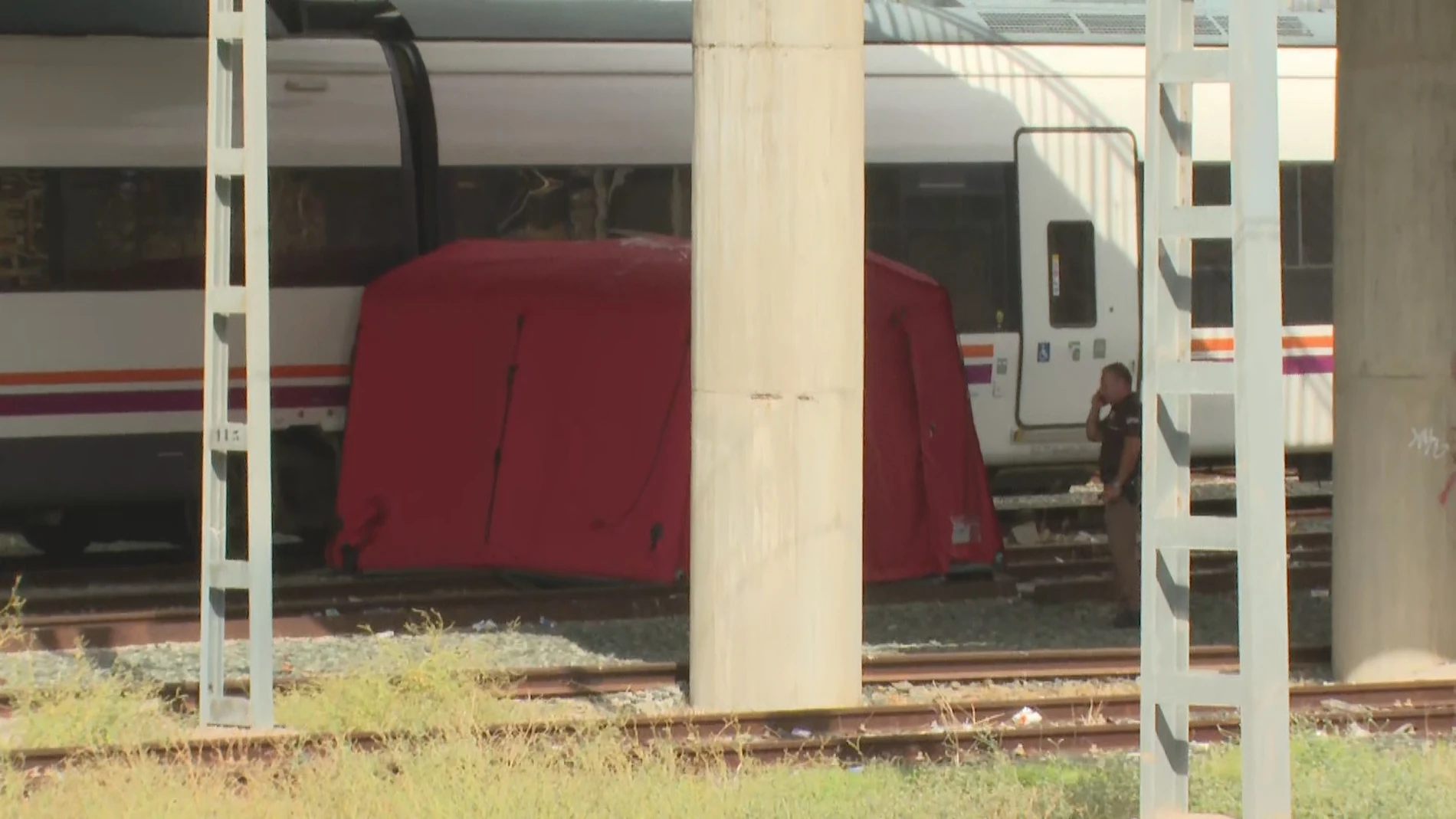 Encuentran el cadáver de Álvaro Prieto entre los vagones de un tren en la estación de Santa Justa, Sevilla