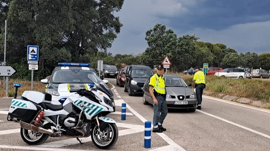 Control de tráfico de la Guardia Civil. Control de tráfico de la Guardia Civil.
