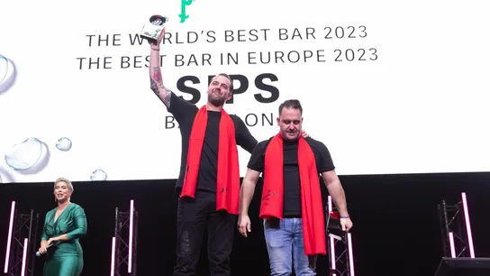 Simone Caporale y Marc Álvarez, de 'Sips', ganan el premio al mejor bar de 2023. Simone Caporale y Marc Álvarez, de 'Sips', ganan el premio al mejor bar de 2023.