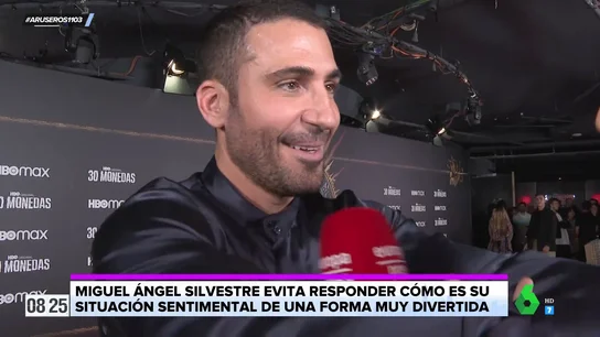 La inesperada reacción de Miguel Ángel Silvestre con un reportero cuando le preguntan por su novia La inesperada reacción de Miguel Ángel Silvestre con un reportero cuando le preguntan por su novia