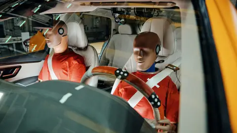 Crash Test Mercedes-Benz Crash Test Mercedes-Benz