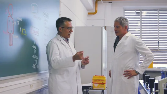 "¿Alguna vez estaremos libres de la amenaza mortal de una pandemia?" Boris Izaguirre, a un catedrático en Inmunología "¿Alguna vez estaremos libres de la amenaza mortal de una pandemia?" Boris Izaguirre, a un catedrático en Inmunología