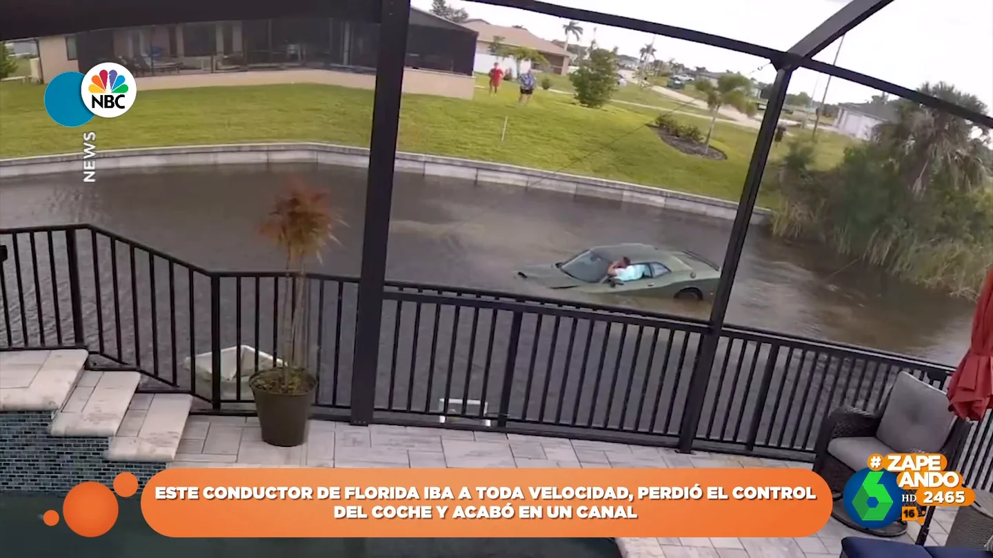 Un conductor pierde el control de su coche durante una carrera por un vecindario de Florida y acaba en el agua Un conductor pierde el control de su coche durante una carrera por un vecindario de Florida y acaba en el agua