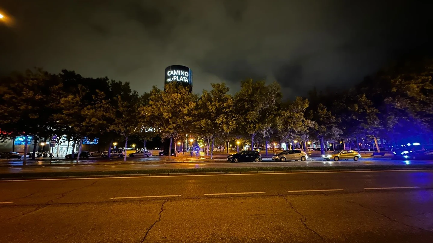 Imagen del exterior del centro comercial Camino de la Plata, en Burgos, que ha sido desalojado este jueves tras localizar un artefacto sospechoso Imagen del exterior del centro comercial Camino de la Plata, en Burgos, que ha sido desalojado este jueves tras localizar un artefacto sospechoso