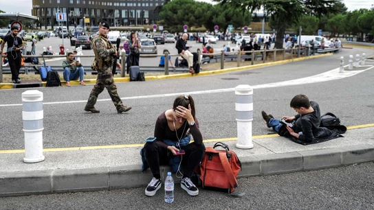 Evacuados de nuevo por amenazas de bomba varios aeropuertos de Francia Evacuados de nuevo por amenazas de bomba varios aeropuertos de Francia