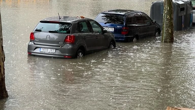 Lluvia acumulada en la calle Antonio López de Madrid