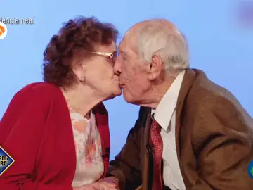 &quot;Somos el uno para el otro&quot;: la tierna historia de amor de una pareja que se reencuentra con más de 80 años