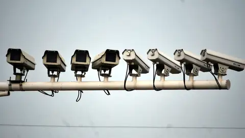 ¿A qué distancia saben las cámaras de la DGT que usas el móvil? Cámaras de seguridad