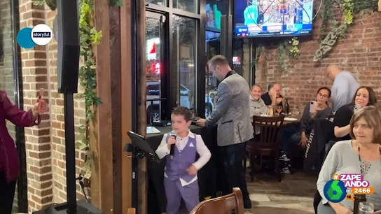 El adorable momento protagonizado por un niño en el aniversario de sus padres El adorable momento protagonizado por un niño en el aniversario de sus padres