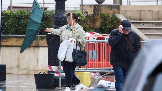 La borrasca Aline abandona España y da 'tregua' a una lluvia que volverá el domingo con la entrada de un nuevo frente frío La borrasca Aline abandona España y da 'tregua' a una lluvia que volverá el domingo con la entrada de un nuevo frente frío