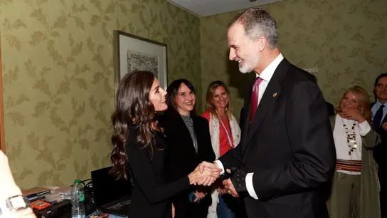 Los Reyes recrean su cómplice primer saludo en público dos décadas después Los Reyes recrean su cómplice primer saludo en público dos décadas después