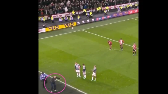 Un fan le recrimina a Garnacho sus pérdidas de tiempo Un fan le recrimina a Garnacho sus pérdidas de tiempo