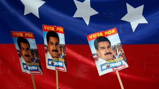 Carteles de Nicolás Maduro en un mitin de cara a las elecciones presidenciales de Veneuzela en 2013 Carteles de Nicolás Maduro en un mitin de cara a las elecciones presidenciales de Veneuzela en 2013