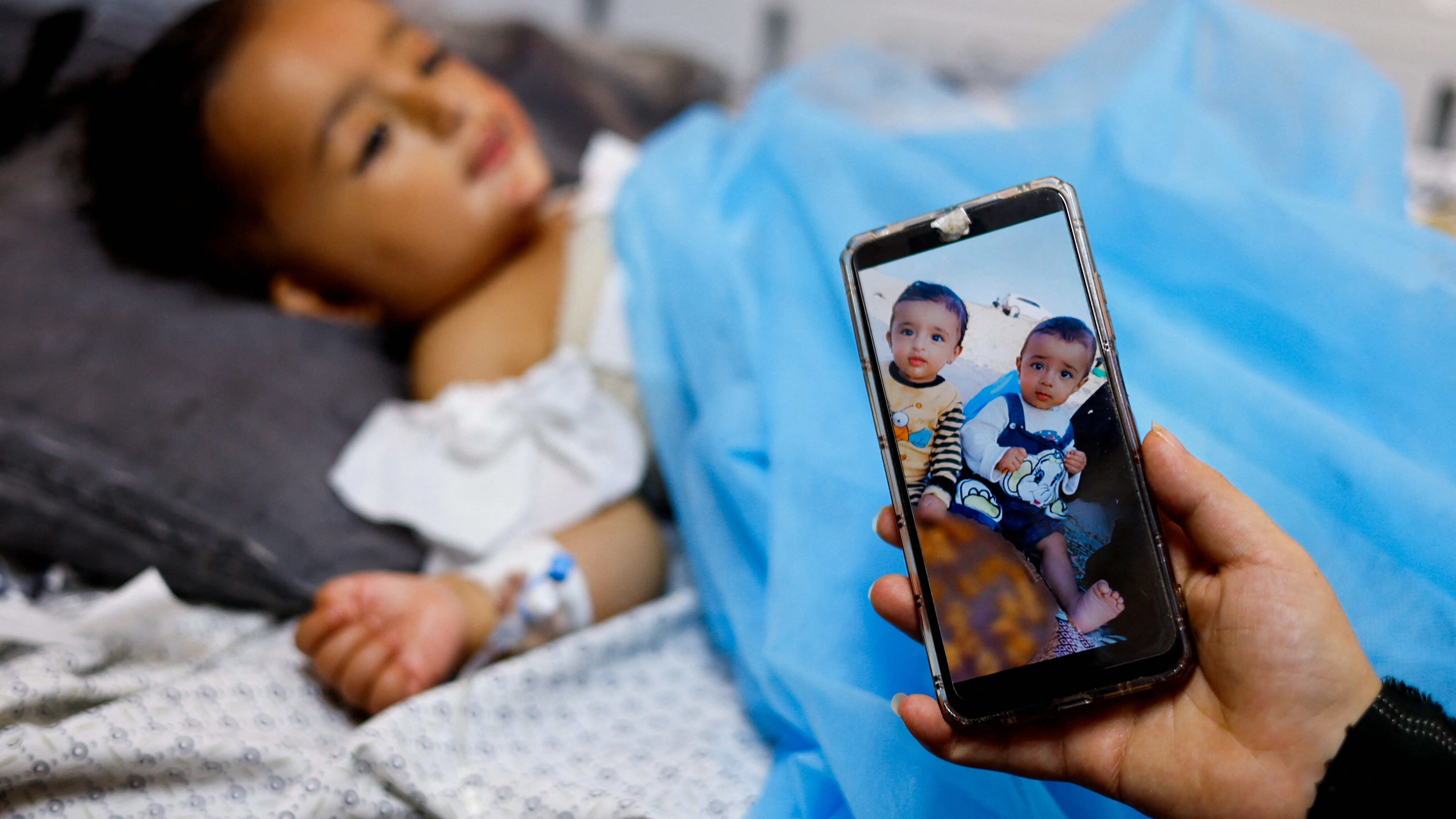 Wateen y Ahmad, los bebés gemelos de Gaza que perdieron a su madre en un ataque israelí 