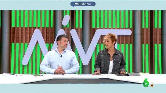 Cristina Pardo, sobre la jura de la Constitución de la princesa Leonor En este vídeo de Más Vale Tarde, Iñaki López y Cristina Pardo analizan quién asistirá y quién no a la jura de la Constitución de la princesa Leonor en el Congreso de los Diputados. "Otro besamanos al que no hemos sido invitados", bromea Iñaki.