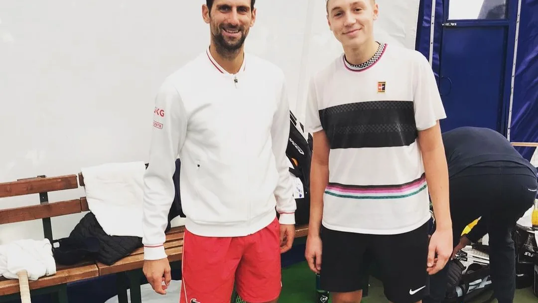 Novak Djokovic y Hamad Medjedovic