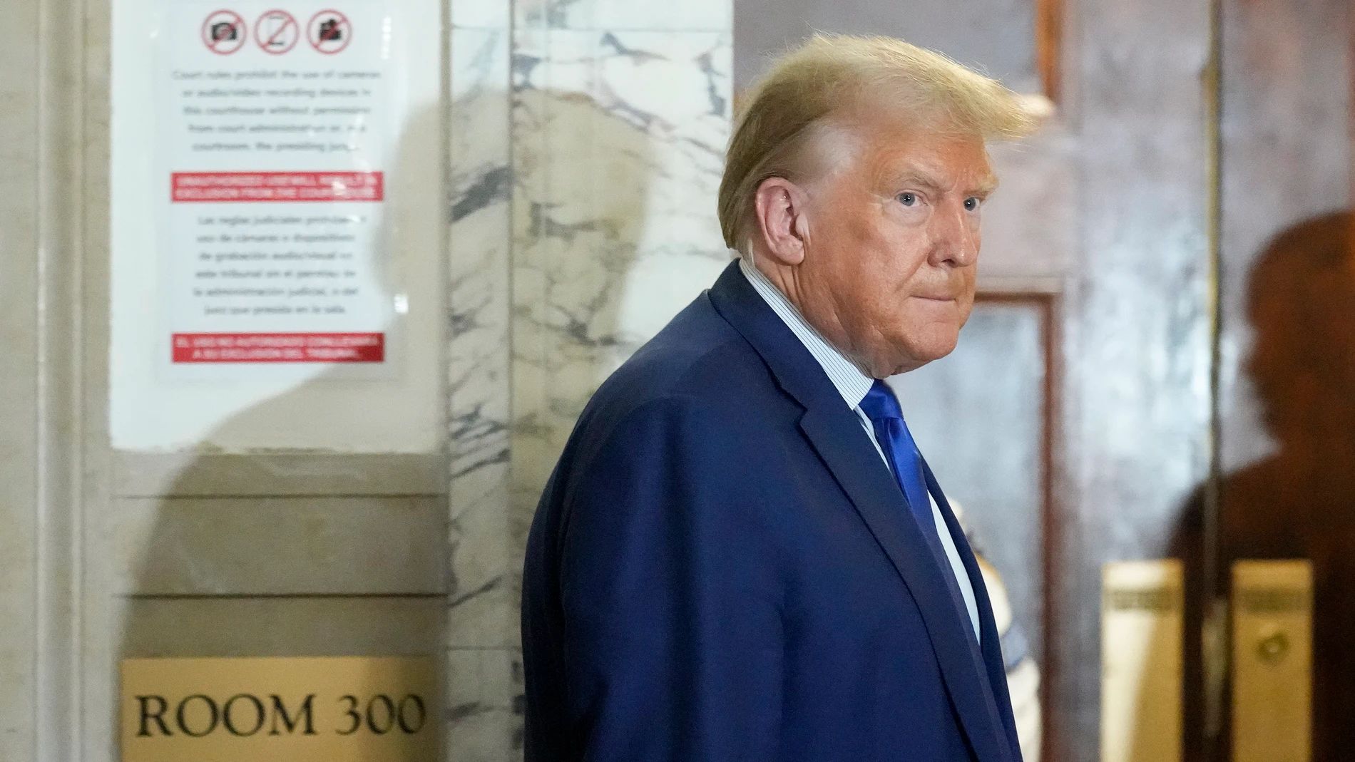 Donald Trump, durante una pausa en su juicio civil por fraude empresarial en la Corte Suprema de Nueva York