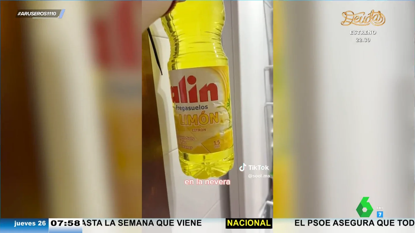 Una chica abre la nevera y encuentra un bote de friegasuelos entre las bebidas: "Mirad si mi novio limpia poco" Una chica abre la nevera y encuentra un bote de friegasuelos entre las bebidas: "Mirad si mi novio limpia poco"