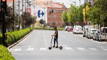 Murcia prohíbe a los patines eléctricos circular por las aceras con sanciones de hasta 500 euros