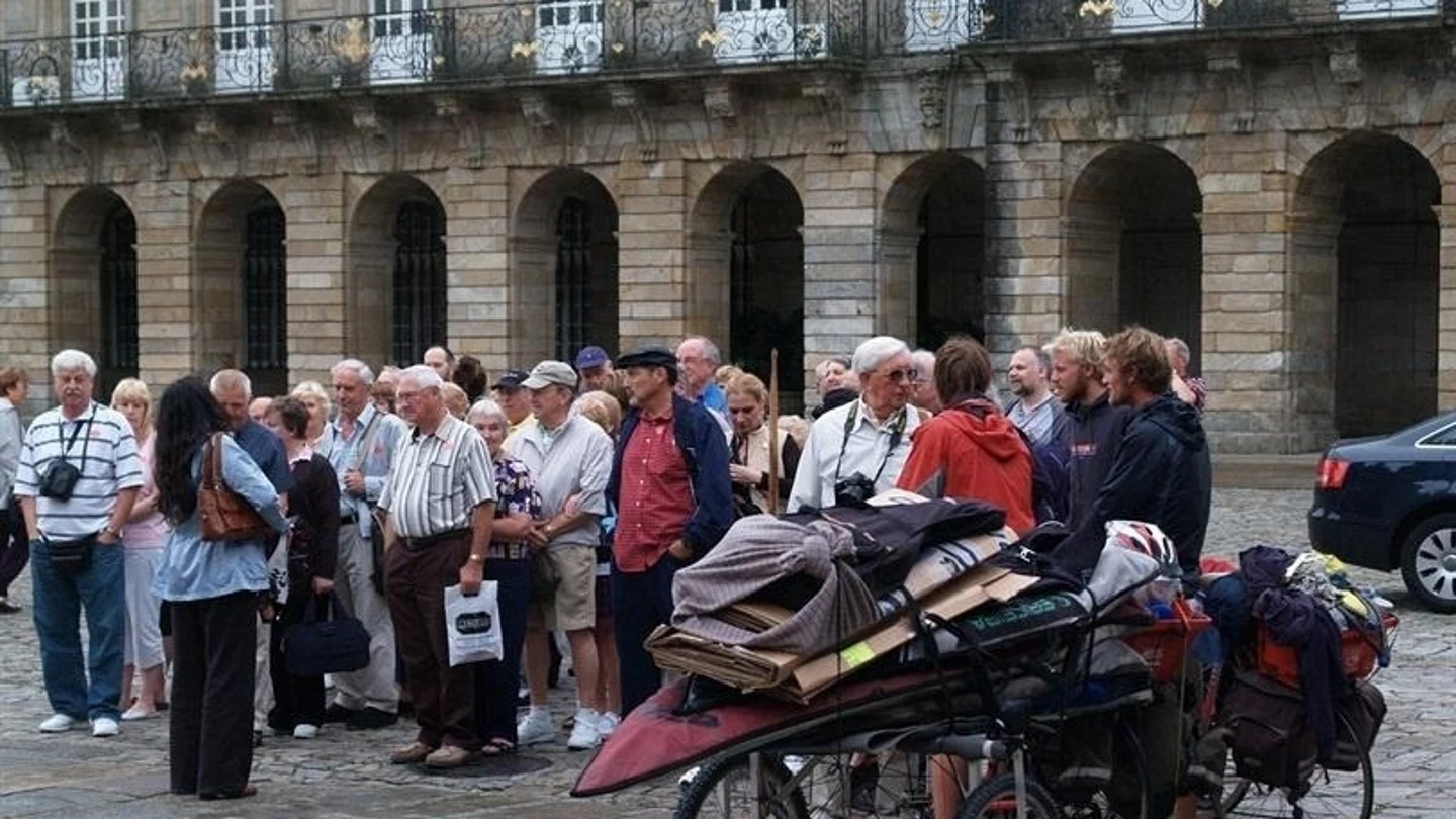 Imagen de archivo de un grupo de ancianos en un viaje del Imserso Cómo reservar viajes del Imserso: estos son todos los pasos que tienes que dar