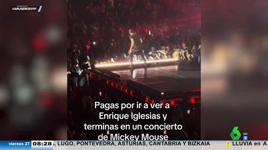 La crítica viral a Enrique Iglesias por su voz en directo: "Pagas por él y terminas en un concierto de Micky Mouse" La crítica viral a Enrique Iglesias por su voz en directo: "Pagas por él y terminas en un concierto de Micky Mouse"