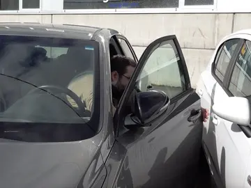 Aparcar cerca de otro vehículo Aparcar cerca de otro vehículo