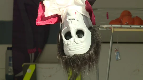 Brujas, tumbas, monstruos...Cada vez nos curramos más nuestras casas en Halloween Brujas, tumbas, monstruos...Cada vez nos curramos más nuestras casas en Halloween