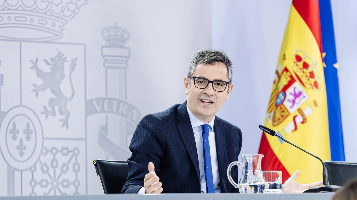 El ministro de la Presidencia, Relaciones con las Cortes y Memoria Democrática en funciones, Félix Bolaños Aragonès avisa a Bolaños de que la negociación para la investidura está "encallada" y que "los plazos se agotan"