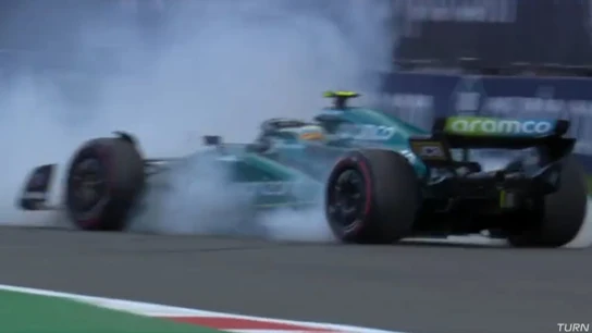 Tremenda salvada de Alonso en México Tremenda salvada de Alonso en México