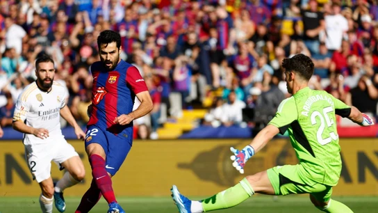 Gündogan bate a Kepa durante El Clásico Gündogan bate a Kepa durante El Clásico