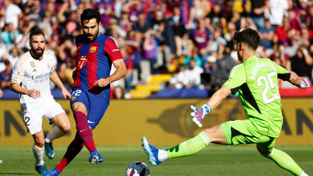 Gündogan bate a Kepa durante El Clásico