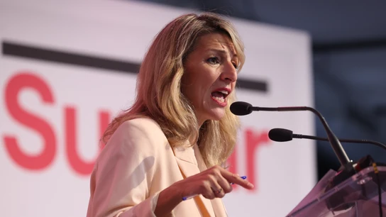 Yolanda Díaz afirma que "en breve" habrá Gobierno de coalición y sitúa a los trabajadores "en el centro" de las negociaciones Yolanda Díaz afirma que "en breve" habrá Gobierno de coalición y sitúa a los trabajadores "en el centro" de las negociaciones