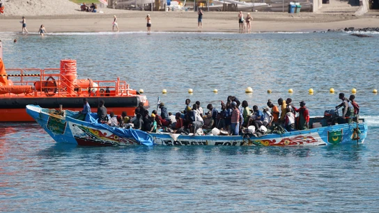 Más de 50 personas llegan en cayuco a las costas españolas este domingo, 12 de ellas menores de edad Más de 50 personas llegan en cayuco a las costas españolas este domingo, 12 de ellas menores de edad