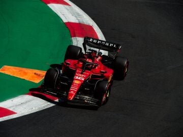 Ferrari se lleva la fiesta en México y copa la primera fila al completo