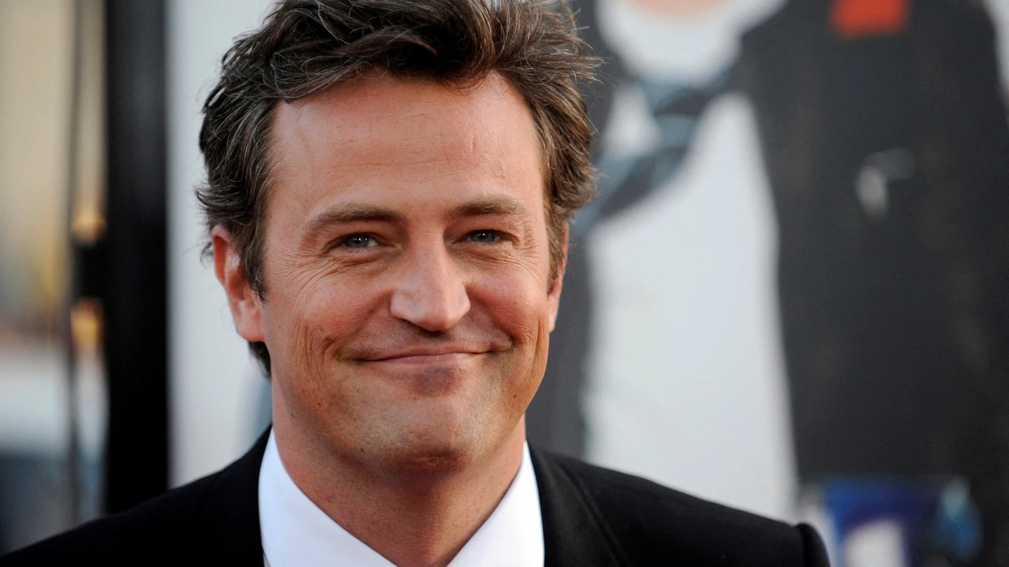 Matthew Perry, actor que dio vida al personaje de Chandler en Friends Matthew Perry, actor que dio vida al personaje de Chandler en Friends