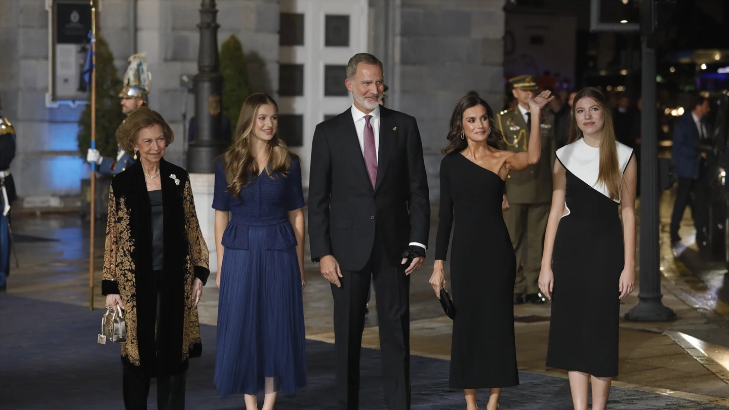 Quién asiste y quién se ausenta de la jura de la Constitución de Leonor Quién asiste y quién se ausenta de la jura de la Constitución de Leonor
