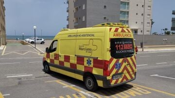 Imagen de archivo de una ambulancia del Servicio Murciano de Salud