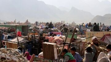 Miles de afganos abandonan Pakistán tras el inicio de la expulsión de 1,7 millones de inmigrantes ilegales