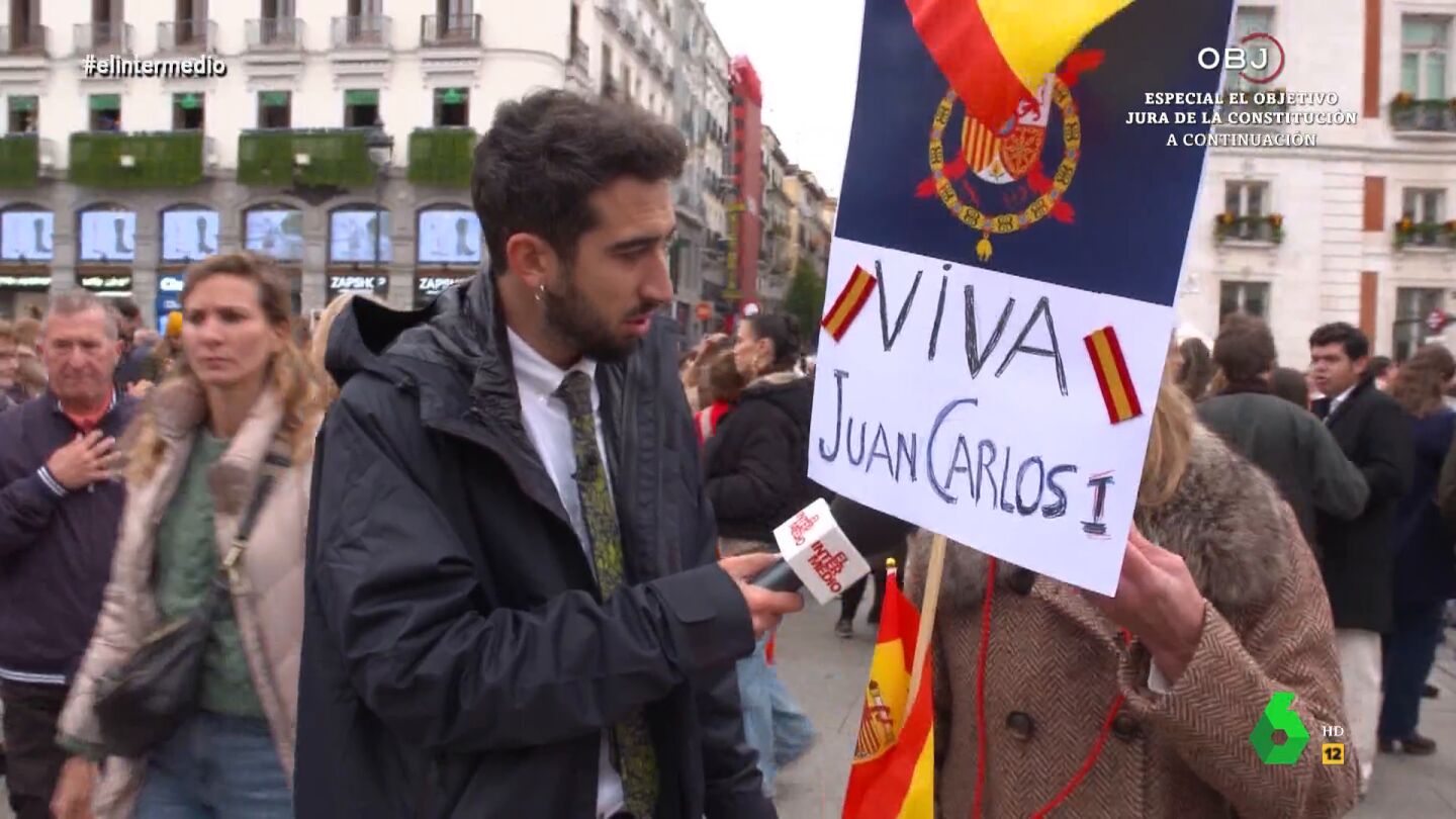 EL INTERMEDIO - El encuentro de Isma Ju&aacute;rez con una 'juancarlista' el d&iacute;a de la jura de Leonor