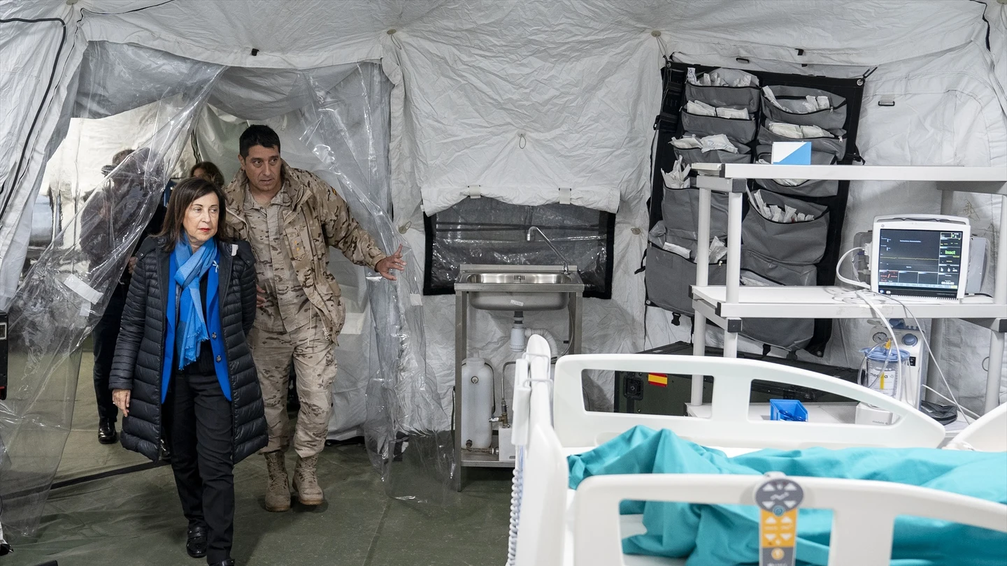 Margarita Robles, durante su visita al Role 2 de la Unidad Médica Aérea de Apoyo al Despliegue, en la Base Aérea de Torrejón de Ardoz Margarita Robles, durante su visita al Role 2 de la Unidad Médica Aérea de Apoyo al Despliegue, en la Base Aérea de Torrejón de Ardoz