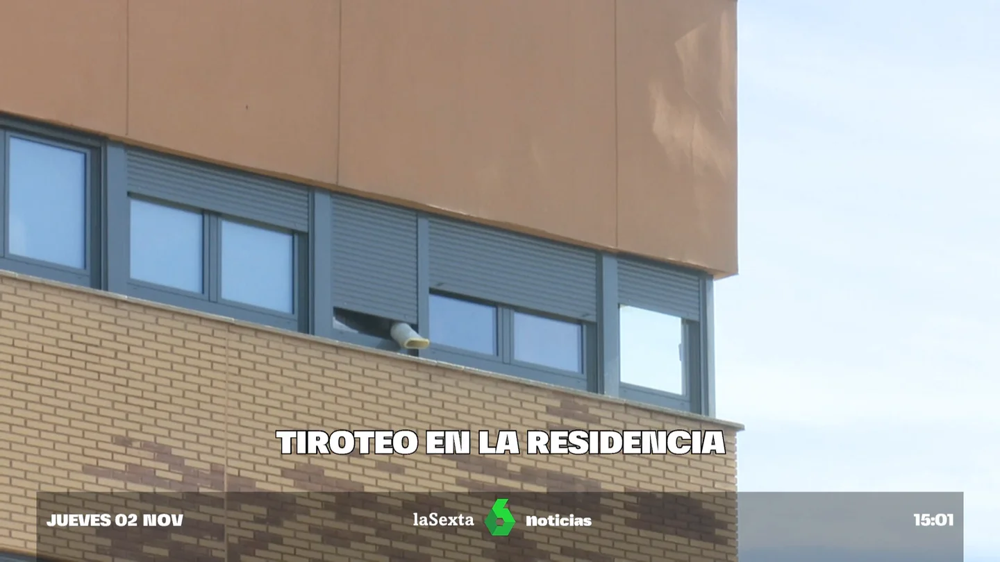 Tiroteo en una residencia de Aranjuez: "Sentí un golpe, abrí la ventana y le vi con la pistola" Tiroteo en una residencia de Aranjuez: "Sentí un golpe, abrí la ventana y le vi con la pistola"