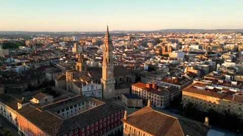 Zaragoza, en Aragón Zaragoza, en Aragón