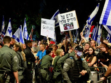 Dozens of people protest outside Netanyahu’s residence for the 241 hostages still in the hands of Hamas