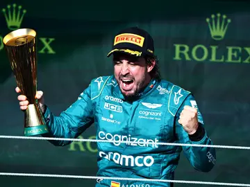 Fernando Alonso, en el podio de Interlagos