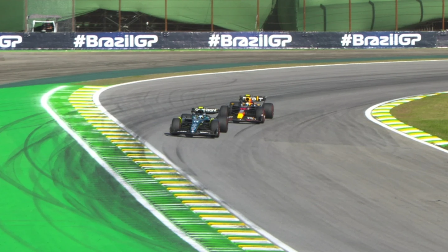 Sergio Pérez y Fernando Alonso Sergio Pérez y Fernando Alonso