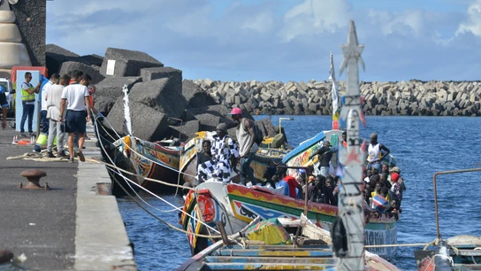 La crisis migratoria de Canarias bate todos los récords: las llegadas superan ya las de todo 2006 durante "la crisis de los cayucos" La crisis migratoria de Canarias bate todos los récords: las llegadas superan ya las de todo 2006 durante "la crisis de los cayucos"