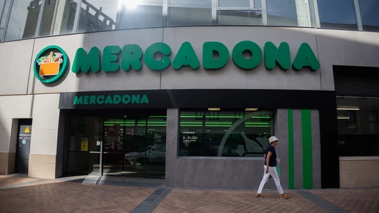 La fachada de un supermercado de la cadena Mercadona, abierto La fachada de un supermercado de la cadena Mercadona, abierto